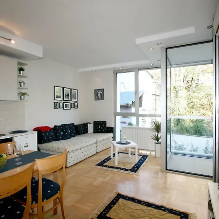 Apartment Temple 11 *